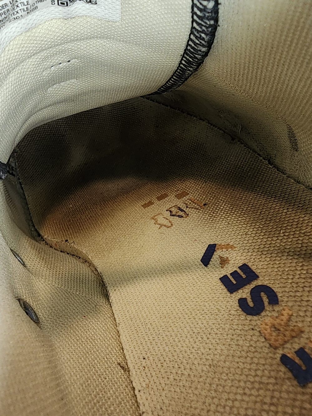 Converse 10, Well Worn - Picture 5 of 6